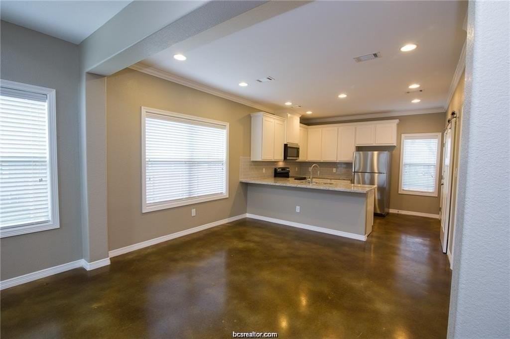 3200 Link St - Photo 2 of 25