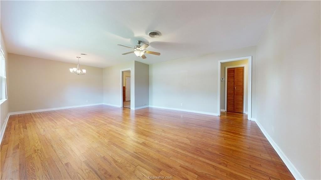 806 Gilchrist Ave - Photo 5 of 34