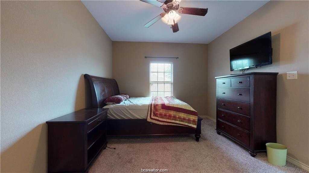 412 Deacon Dr W - Photo 6 of 7