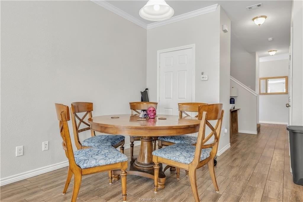 117 Sterling St - Photo 7 of 26