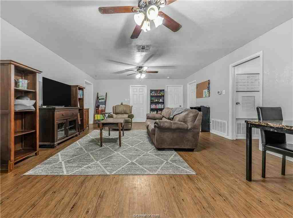 109 Sulphur Springs Rd - Photo 2 of 15