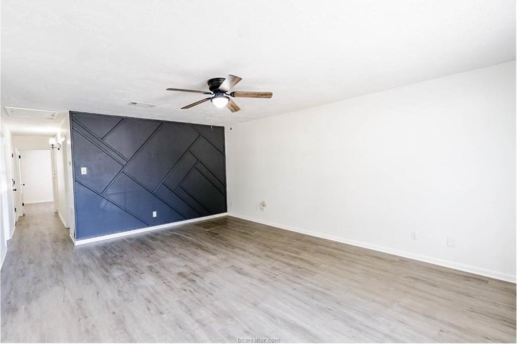 1202 Airline Dr - Photo 2 of 17