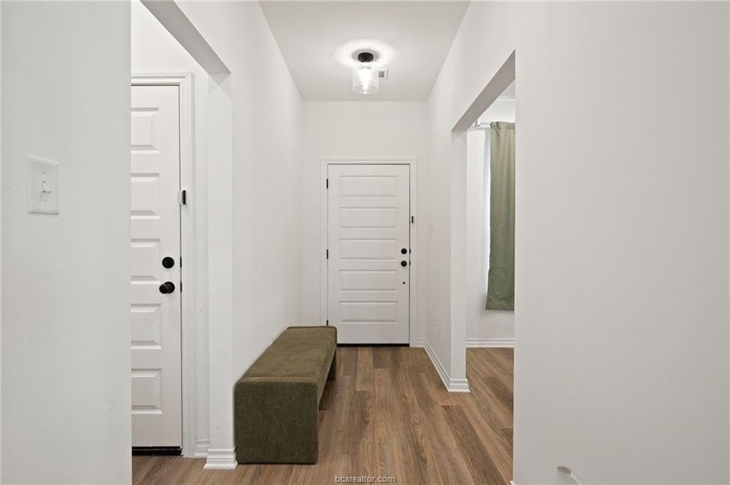 1905 Stubbs Dr - Photo 2 of 20