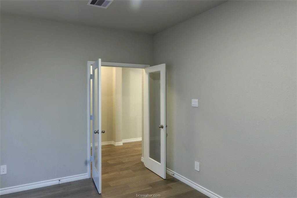 1202 Canton Dr - Photo 3 of 31