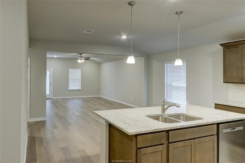 1202 Canton Dr - Photo 6 of 31