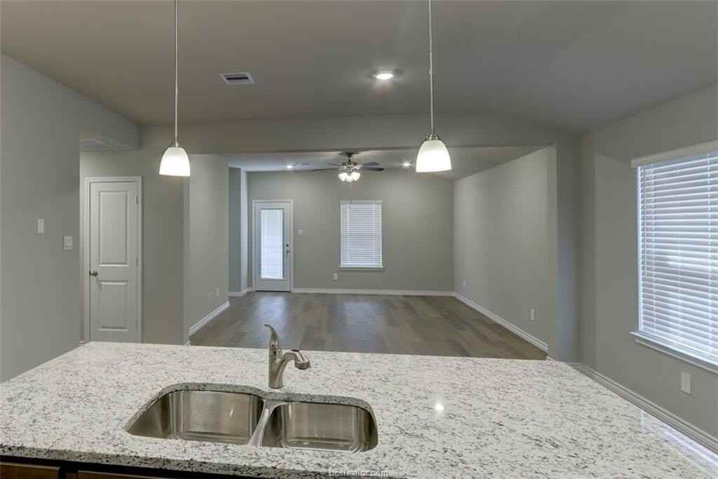 1202 Canton Dr - Photo 7 of 31