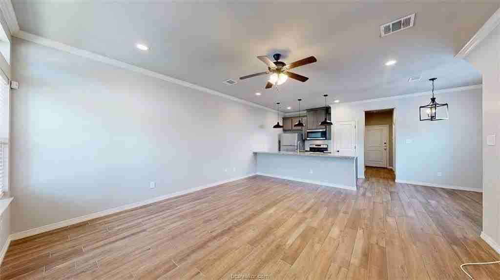 305 Poplar B Street unit: Room C #C - Photo 3 of 40