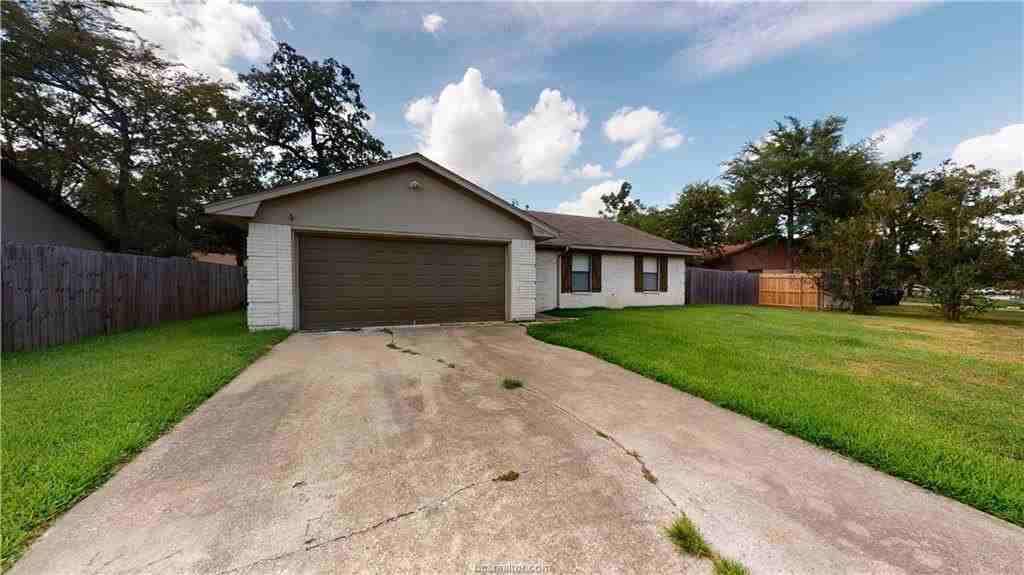 1003 Val Verde Dr - Photo 3 of 28