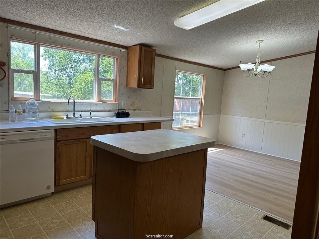 3180 Henderson Road - Photo 3 of 10