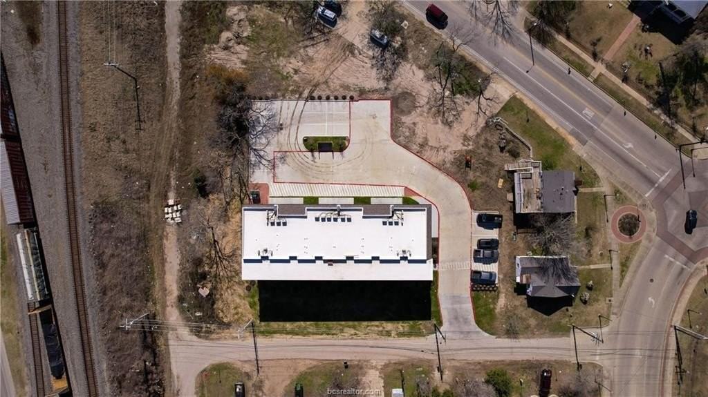 101 W 33rd St Apt 202 #202 - Photo 4 of 18