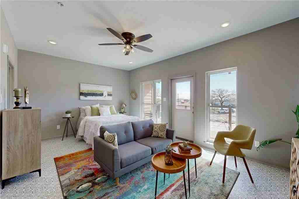 101 W 33rd St Apt 202 #202 - Photo 7 of 18