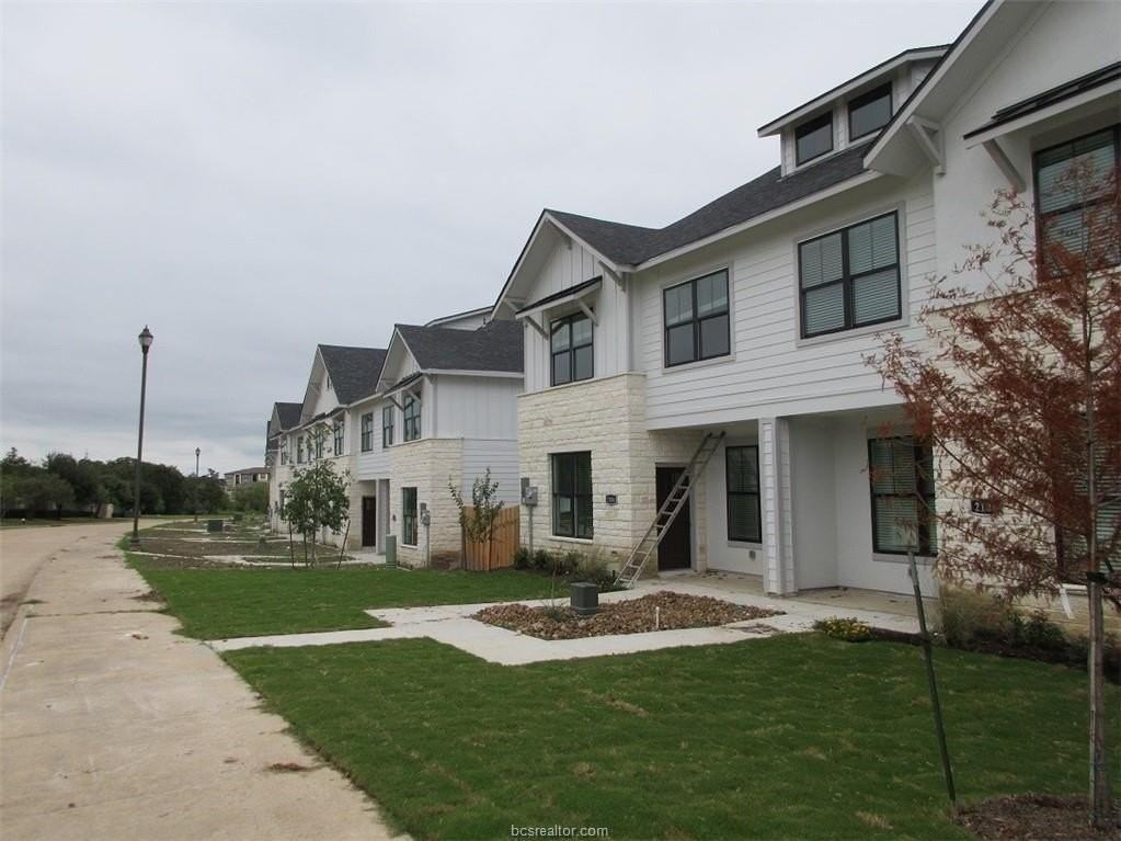 2104 Crescent Pointe Pkwy - Photo 2 of 17