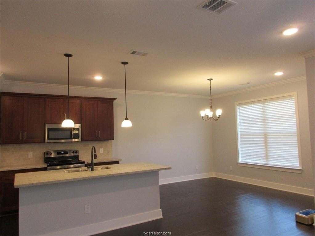 2106 Crescent Pointe Pkwy - Photo 4 of 19