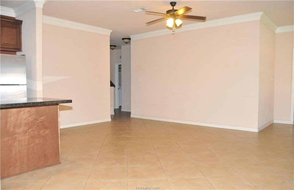 2512 Leyla Ln - Photo 3 of 17