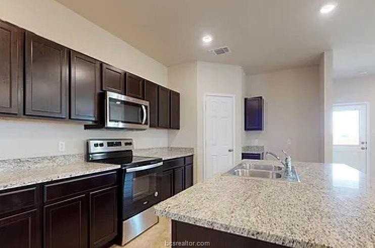 8016 Front Nine Ln - Photo 4 of 15