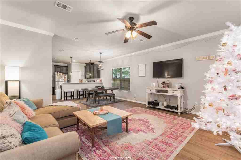 120 Richards St Unit B #B - Photo 4 of 20