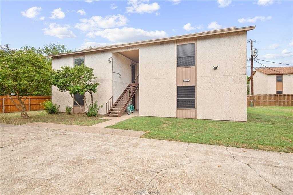 1601 Brentwood Dr Apt A #A - Photo 2 of 20