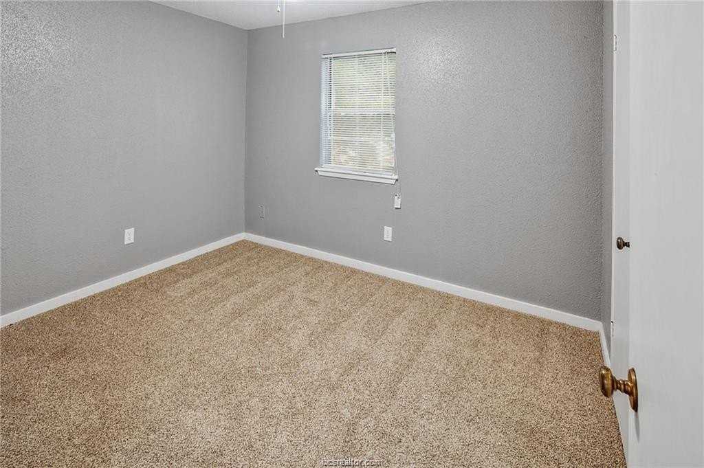 1601 Brentwood Dr Apt A #A - Photo 5 of 20