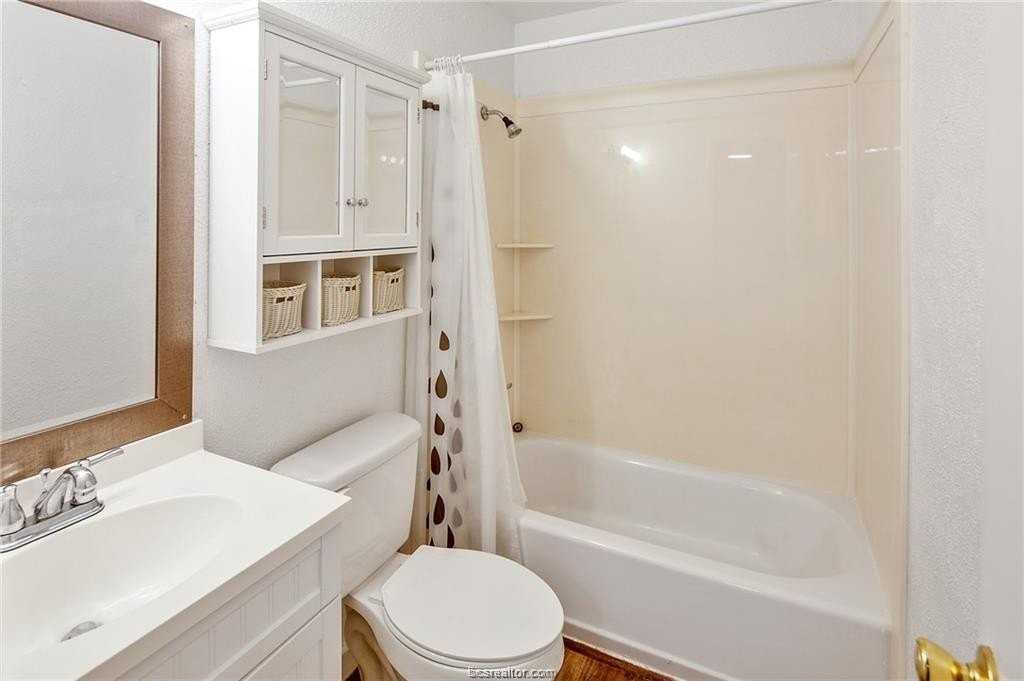 1601 Brentwood Dr Apt A #A - Photo 6 of 20