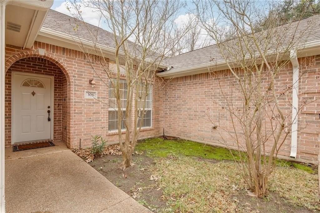 306 Augsburg Ln - Photo 4 of 28