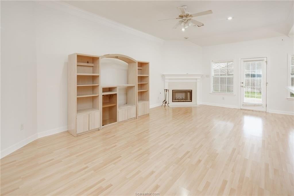 306 Augsburg Ln - Photo 7 of 28