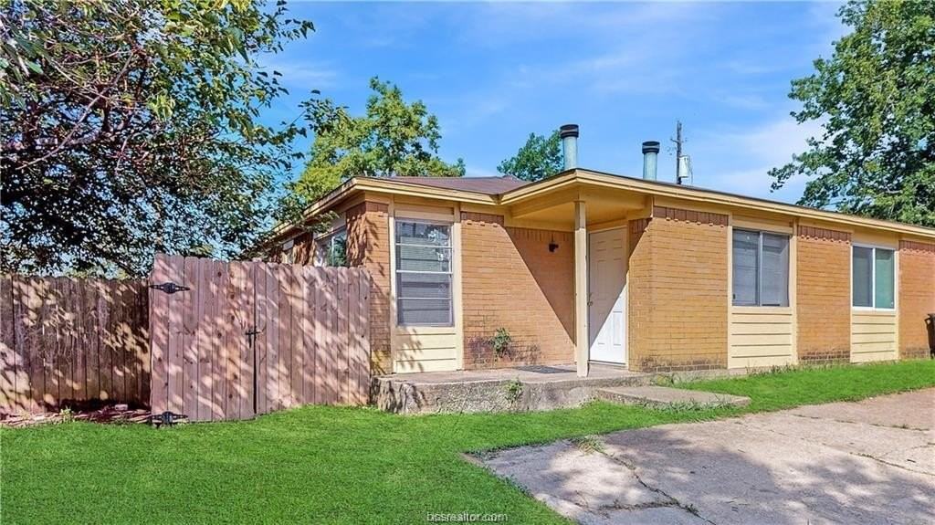 1600 Elizabeth Cir Unit B #B