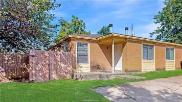 featured image of 1600 Elizabeth Cir Unit B #B