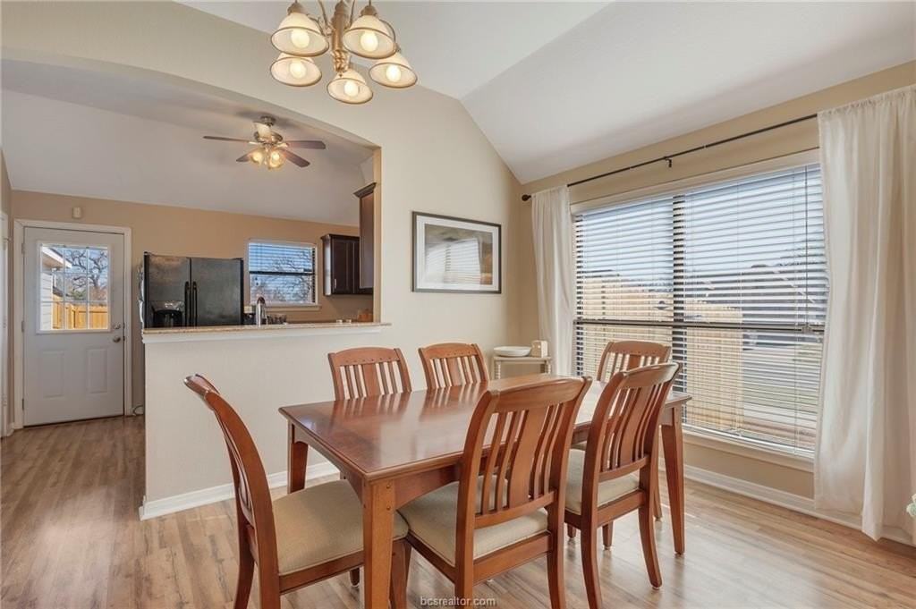 2000 Turning Leaf Dr - Photo 4 of 20