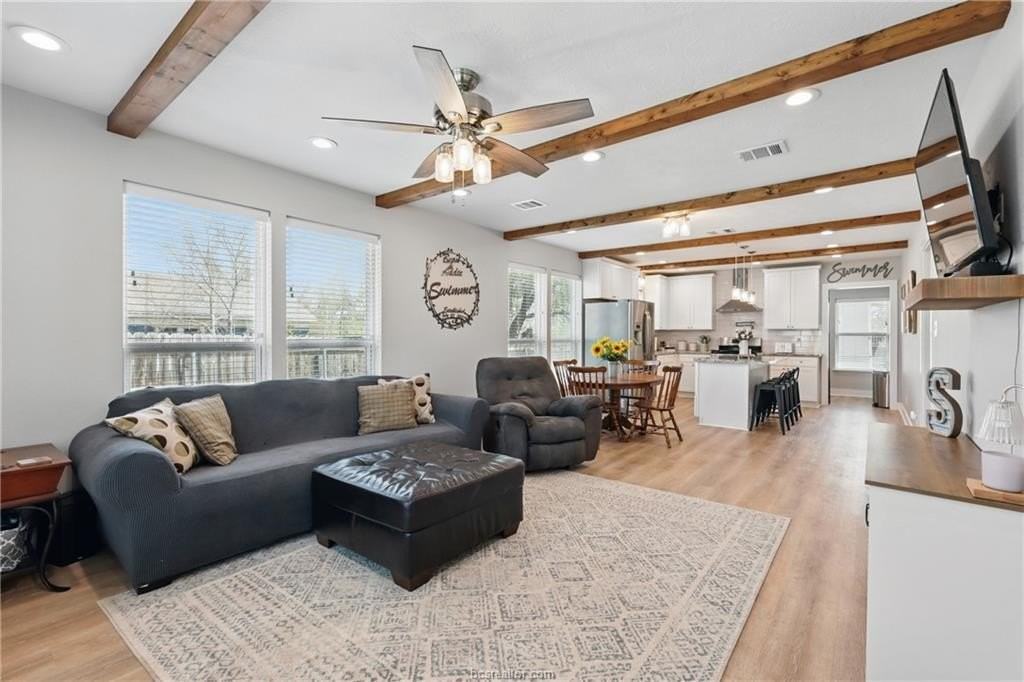 105 N Haswell Dr - Photo 4 of 19