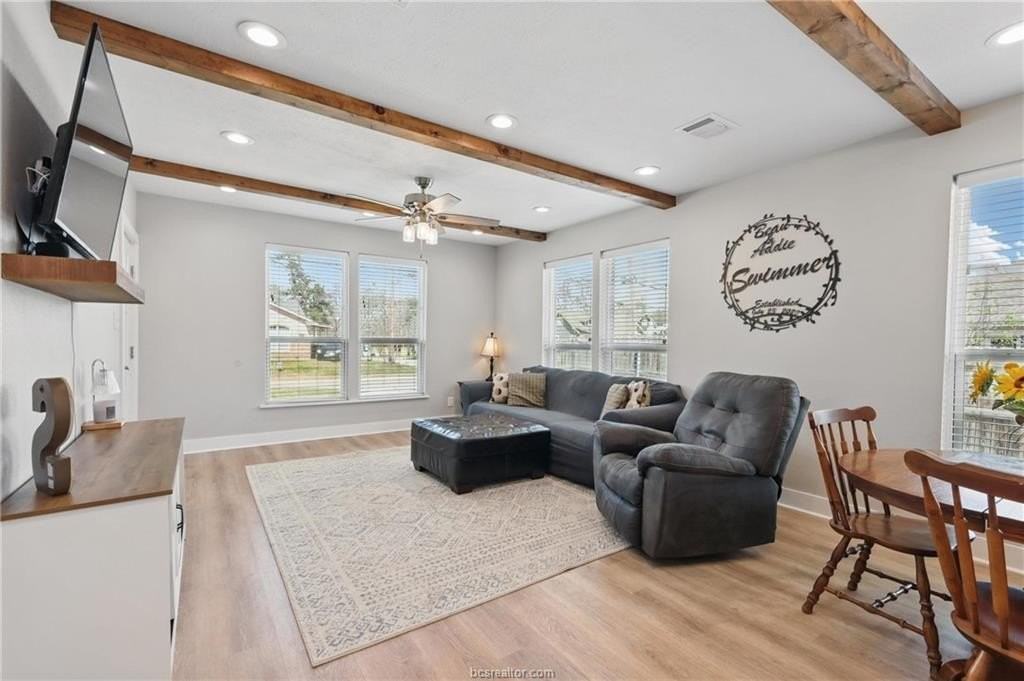 105 N Haswell Dr - Photo 5 of 19