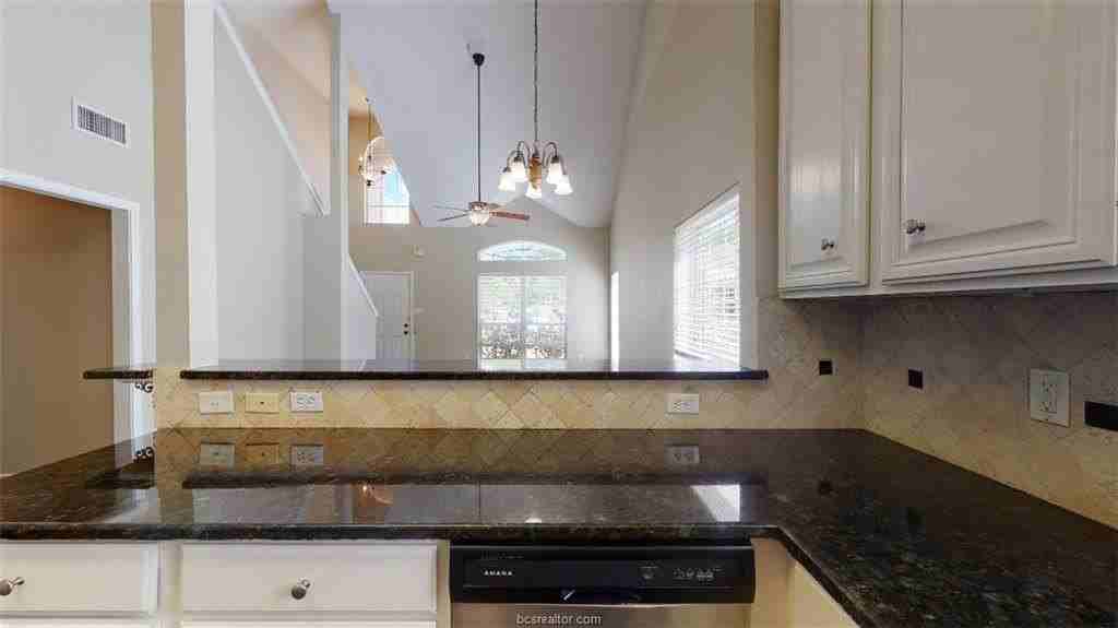 1623 Park Pl - Photo 5 of 18