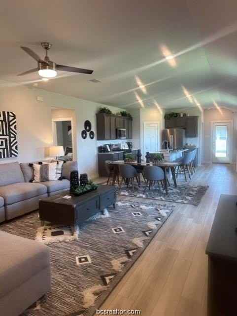 805 Mineral Wells Ln - Photo 3 of 7