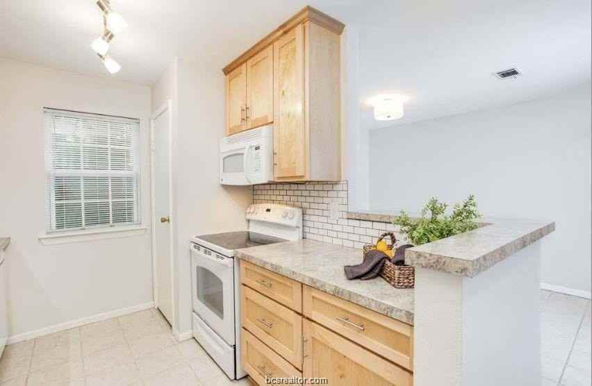 808 Kalanchoe Ct - Photo 4 of 18