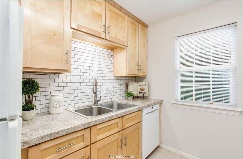 808 Kalanchoe Ct - Photo 5 of 18