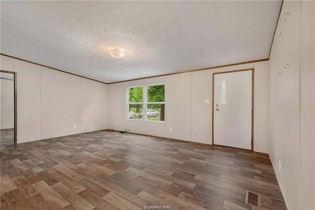 11426 Woodglen Cir - Photo 4 of 24