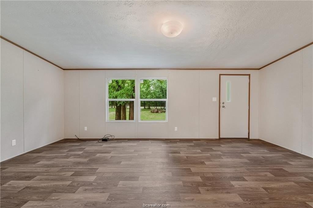 11426 Woodglen Cir - Photo 5 of 24