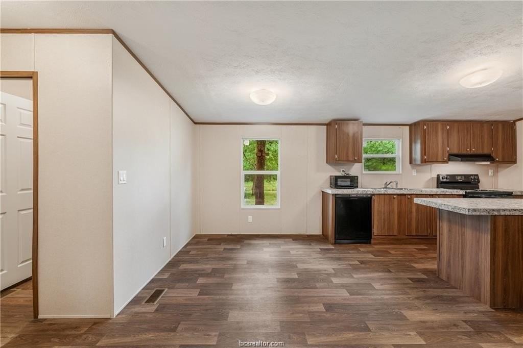 11426 Woodglen Cir - Photo 7 of 24