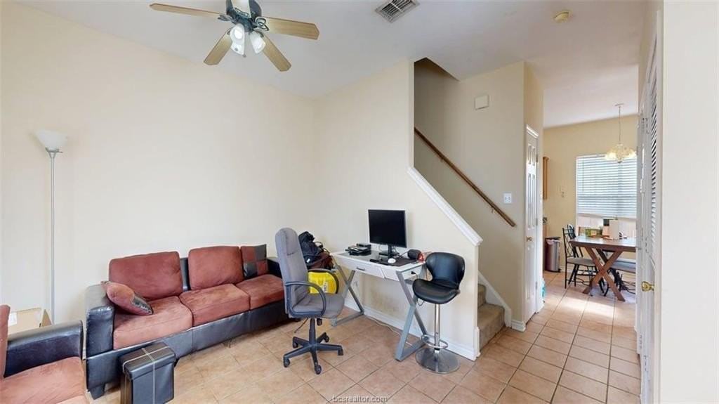 301 Nimitz St Apt F - Photo 2 of 19