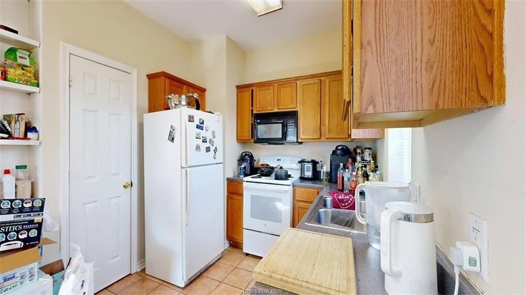 301 Nimitz St Apt F - Photo 5 of 19