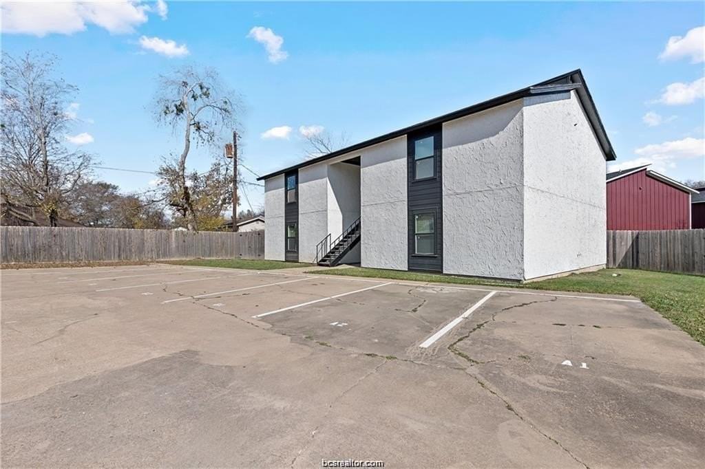 1505 Alpine Cir Apt B #B - Photo 2 of 15