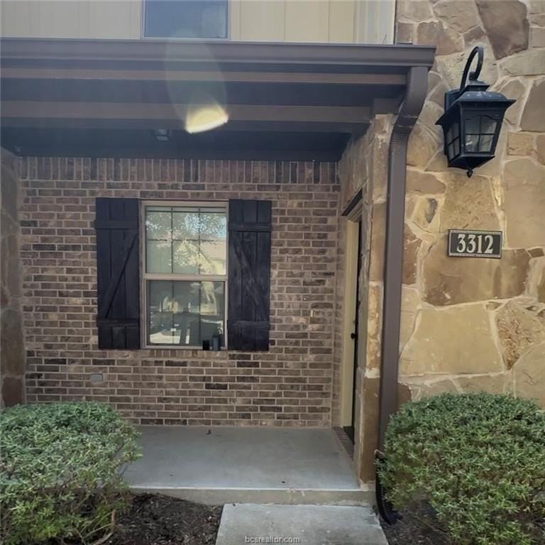 3312 Wakewell Ct - Photo 2 of 18