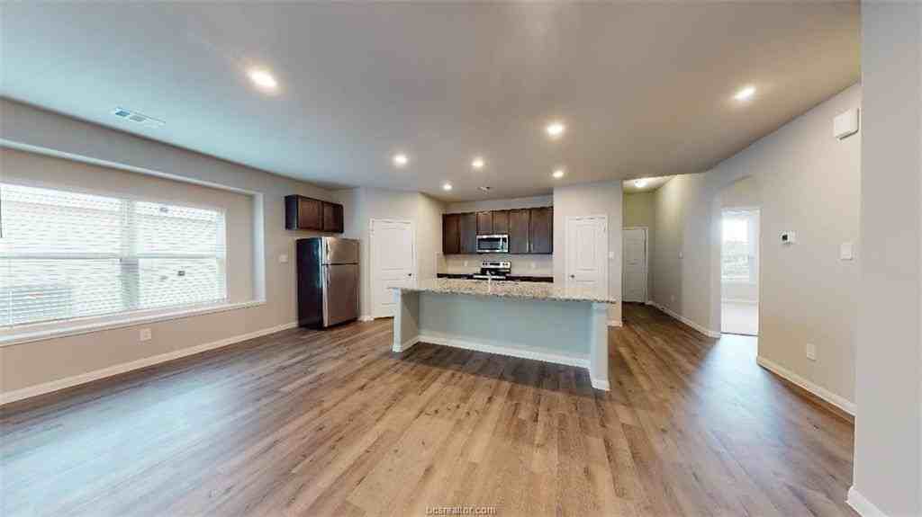 5789 Cerrillos Dr - Photo 5 of 34