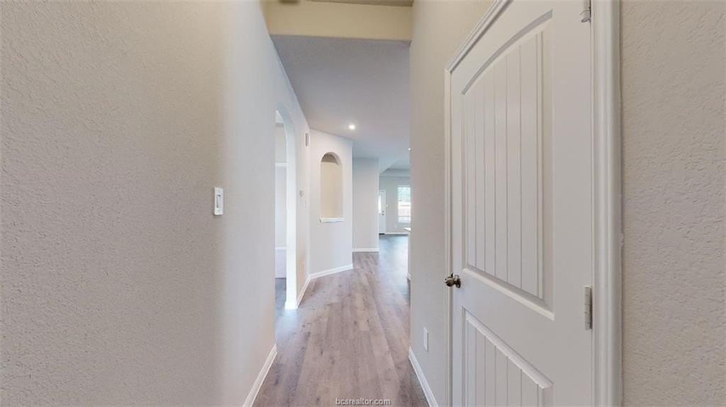 5789 Cerrillos Dr - Photo 7 of 34