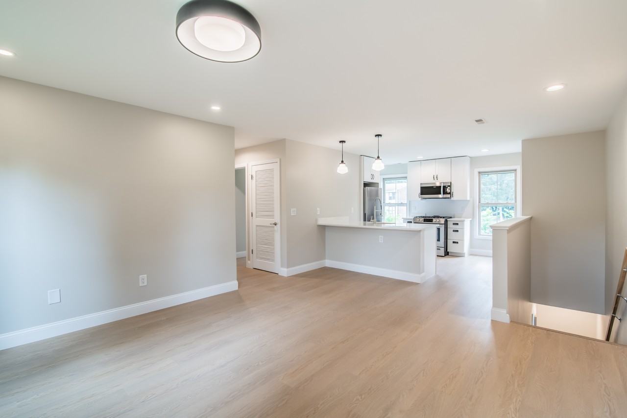 Waterfront at the Strand - Photo 6 of 22