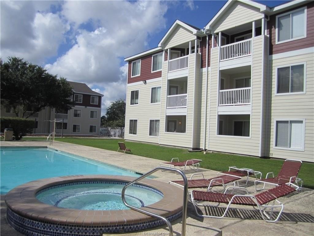 519 Southwest Pkwy Apt 301 #301 - Photo 2 of 16