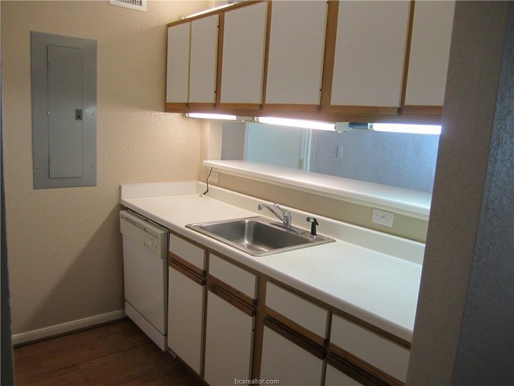 519 Southwest Pkwy Apt 301 #301 - Photo 5 of 16