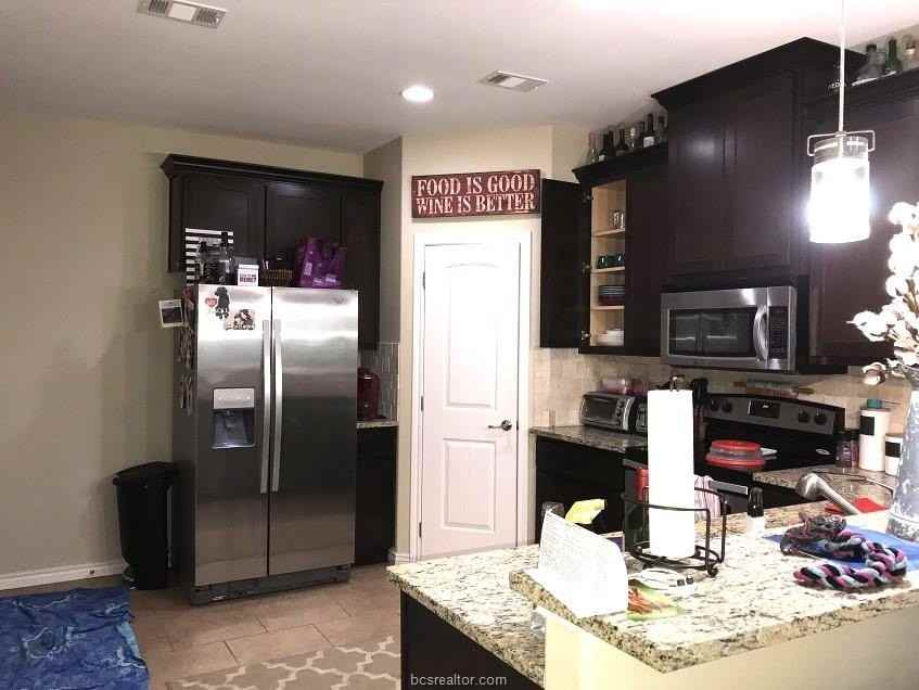 1122 Phoenix St - Photo 6 of 23