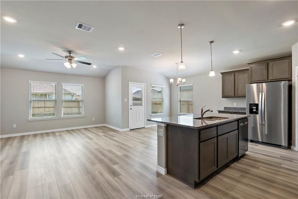 2119 Chief St - Photo 3 of 23