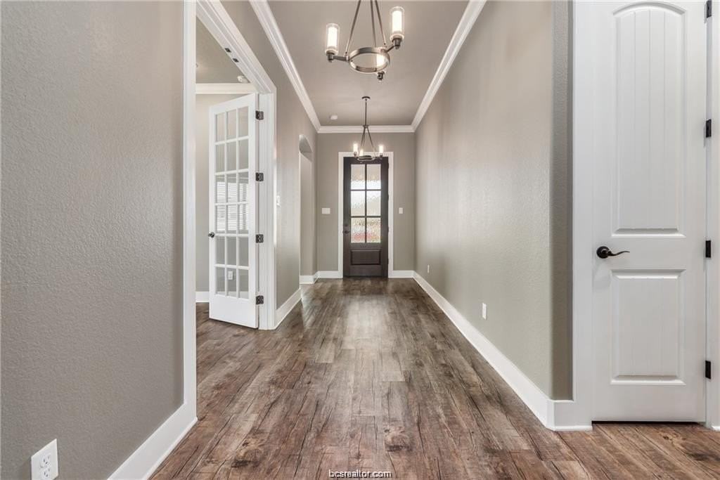 2612 Somerton Ct - Photo 5 of 29