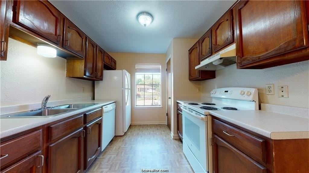 317 Columbia Ct - Photo 5 of 13